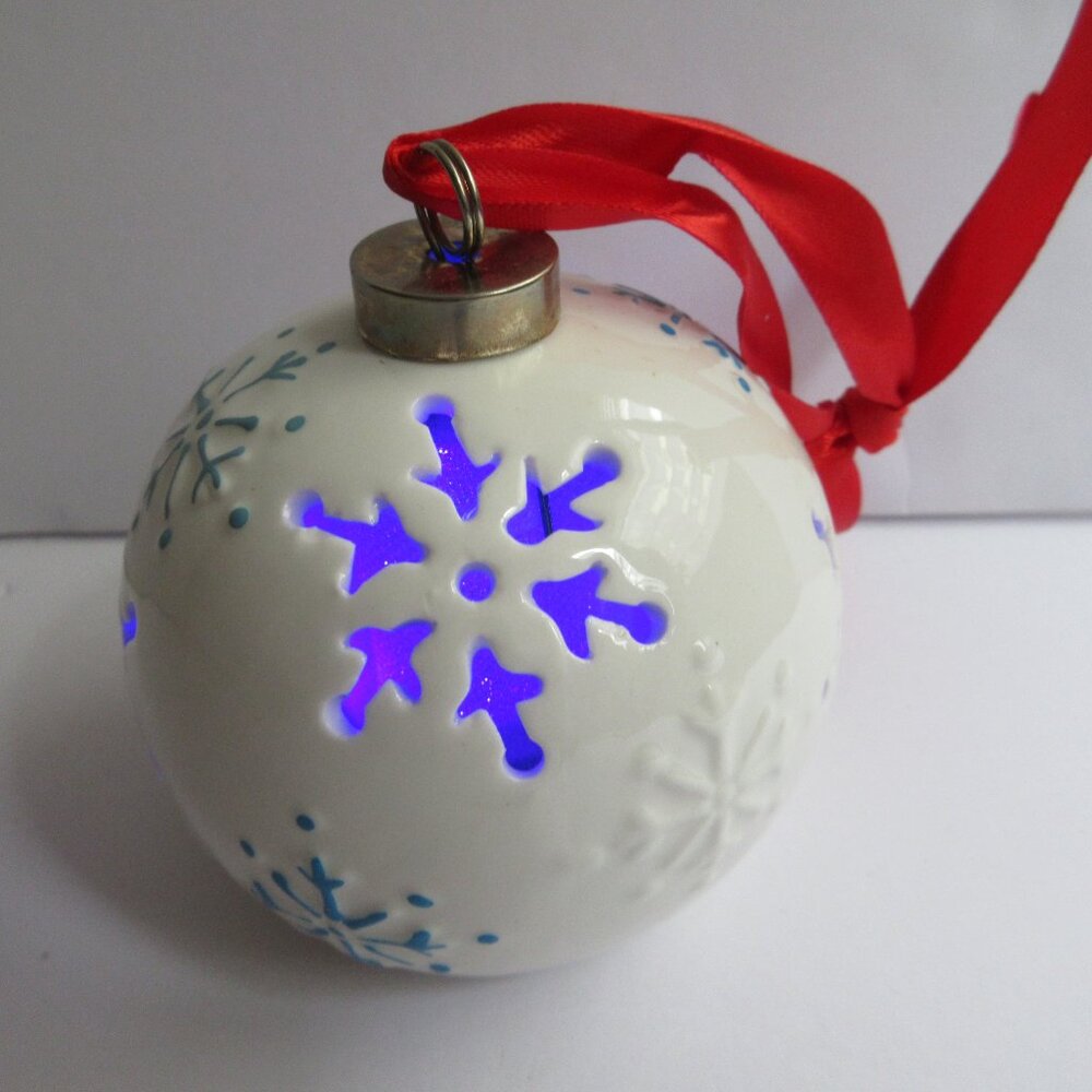 Lightscapes Porcelain Snowflake Christmas Ornament Light Color Changing WORKS - Picture 9 of 11
